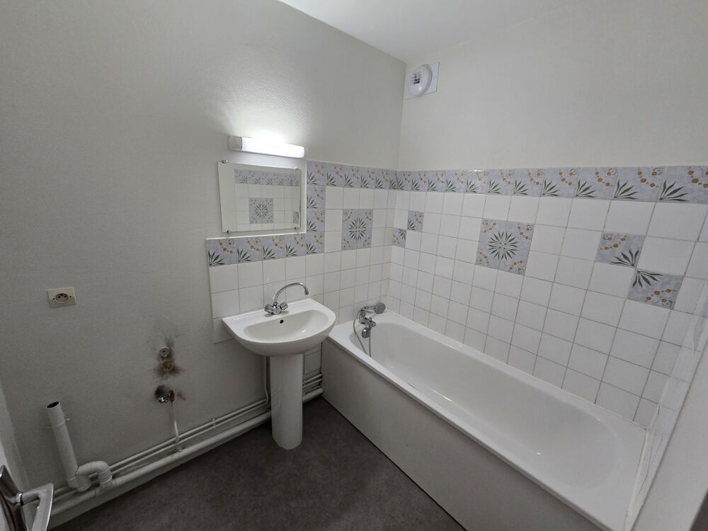 Location Appartement APPARTEMENT - T4 -  80 M2 St paul de varax