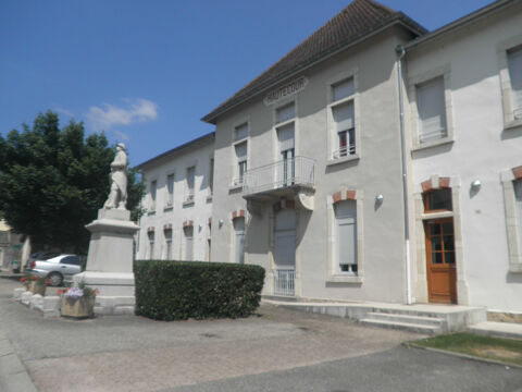   Appartement - T2 - 61m2 - HAUTECOURT-ROMANECHE Appartement - 2 pièce(s) - 61 m²