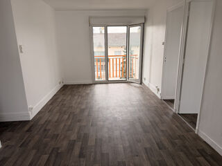  Appartement à louer 4 pièces 56 m²