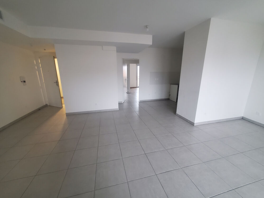 Location Appartement RILLIEUX VILLAGE - APPARTEMENT T4 LUMINEUX AU CALME Rillieux la pape