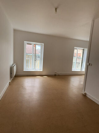  Appartement à louer 2 pièces 65 m²
