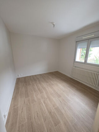  Appartement � louer 4 pi�ces 77 m�