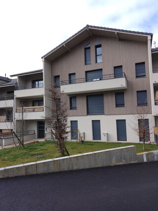  Appartement à louer 3 pièces 64 m²