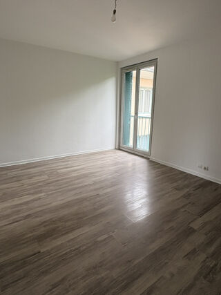  Appartement à louer 3 pièces 65 m²