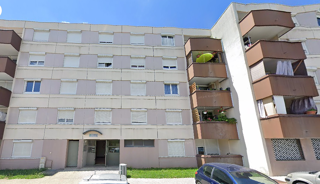  Appartement à louer 4 pièces 82 m²