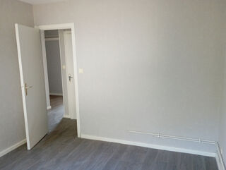  Appartement � louer 5 pi�ces 83 m� Virieu le grand