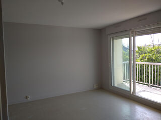  Appartement à louer 3 pièces 70 m²