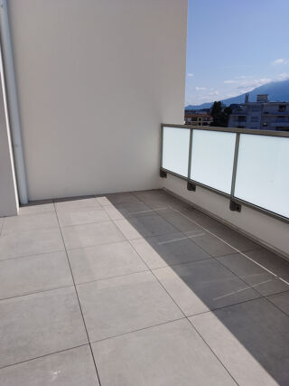  Appartement à louer 4 pièces 98 m²
