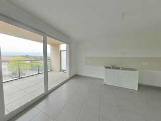  Appartement à louer 4 pièces 75 m²