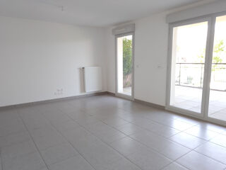  Appartement à louer 4 pièces 75 m²