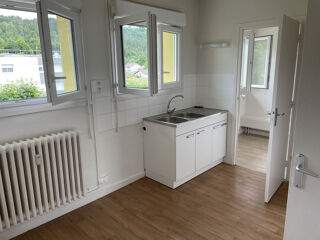  Appartement à louer 4 pièces 74 m²