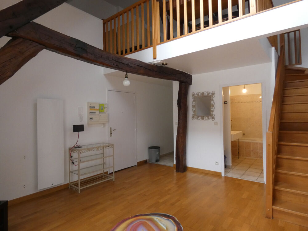 Location Appartement T2 meublé dans un immeuble historique au coeur de Beaune Beaune