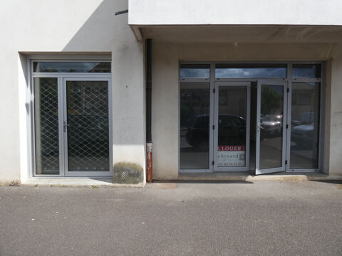 Beaune quartier poste, local commercial ou professionnel avec vitrines 1475 21200 Beaune