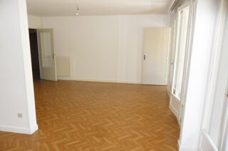  Appartement à louer 3 pièces 71 m²
