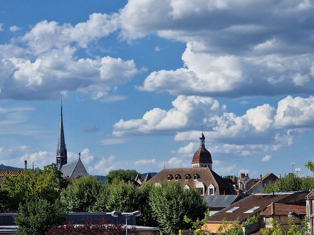 T5 Beaune quartier poste avec garage et place de parking