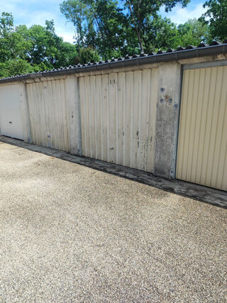  Parking / Garage à louer 