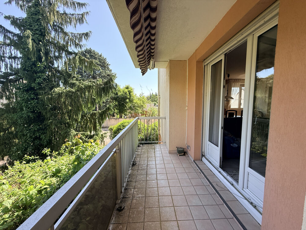 Appartement T5 avec balcons et cave