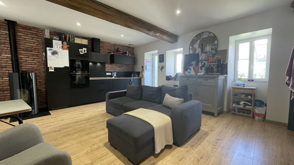 MAISON DE VILLAGE AVEC COUR INTERIEURE & DEPENDANCES