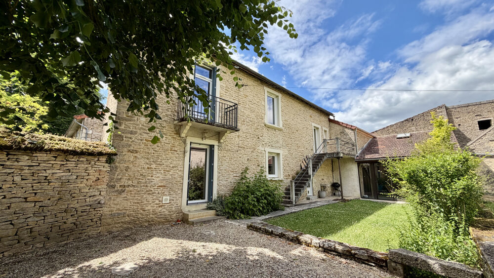 Maison 8 pièces 196 m² · à Auxey Duresses · 196 m² · 590 000 €