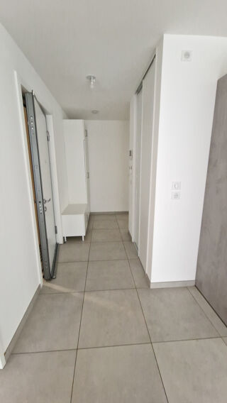  Appartement à louer 4 pièces 85 m²