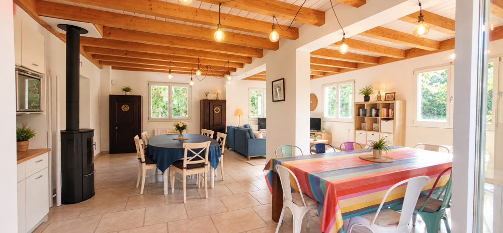 Location Maison ORNEX- MACONNEX -Maison familiale de 185 m2   5 chambres   Grand jardin clos Ornex
