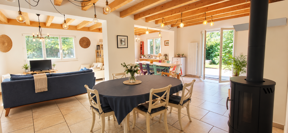 Location Maison ORNEX- MACONNEX -Maison familiale de 185 m2   5 chambres   Grand jardin clos Ornex