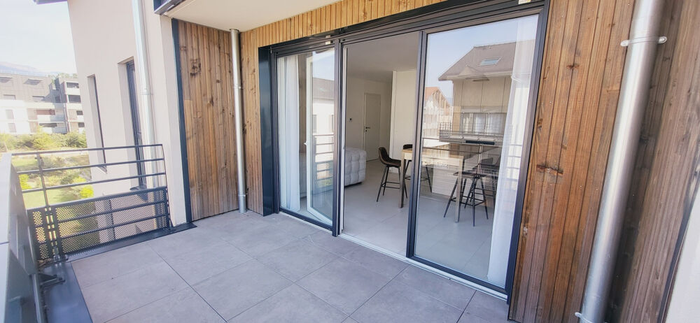 Location Appartement ORNEX - T3 MEUBLE NEUF AVEC BALCON ET GARAGE Ornex