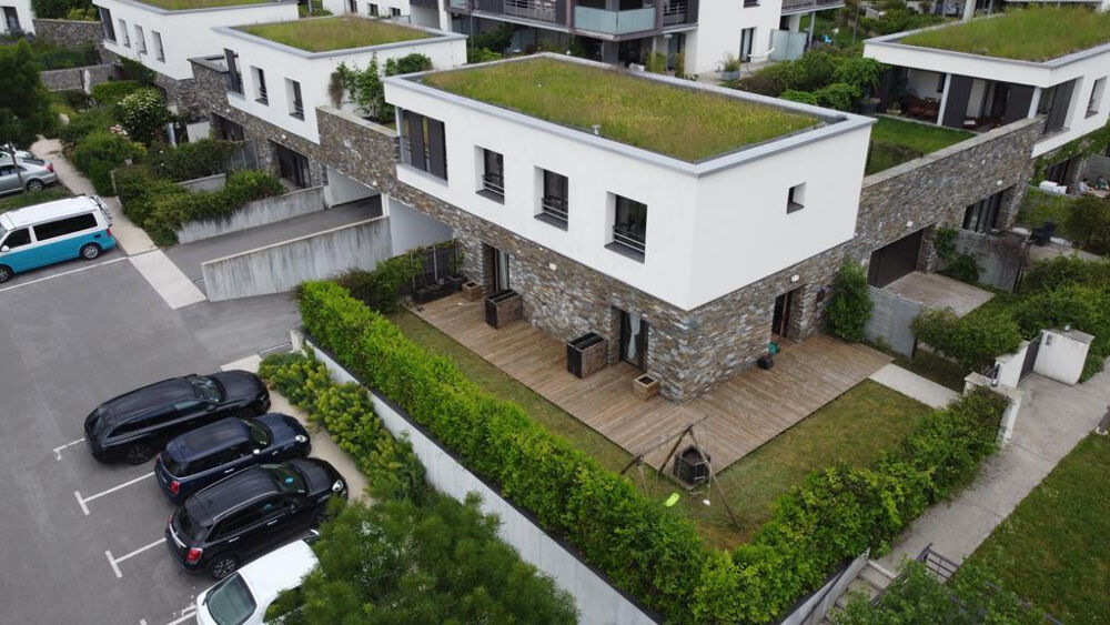 DIVONNE-LES-BAINS Superbe villa contemporaine à deux pas du lac et des commerces