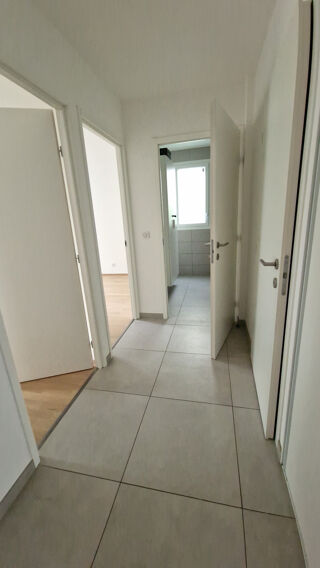  Appartement à louer 4 pièces 85 m²