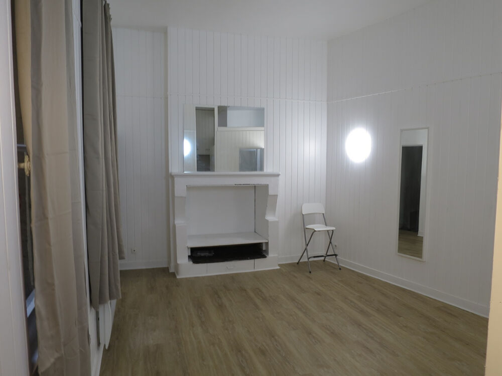 Location Appartement BORDEAUX Porte Cailhau  T1 - 31 M2 BON ETAT - PROCHE TRAM Bordeaux