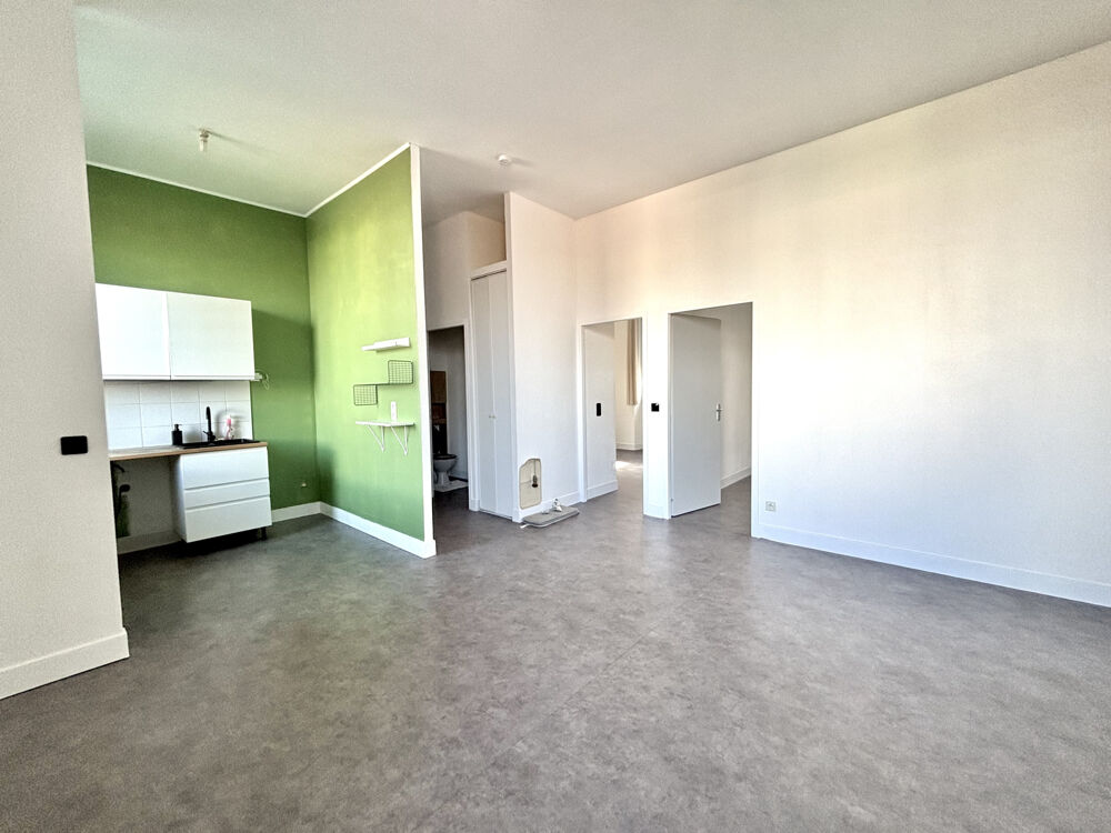 Vente Appartement T3 lumineux dans immeuble en pierre avec parking Bordeaux