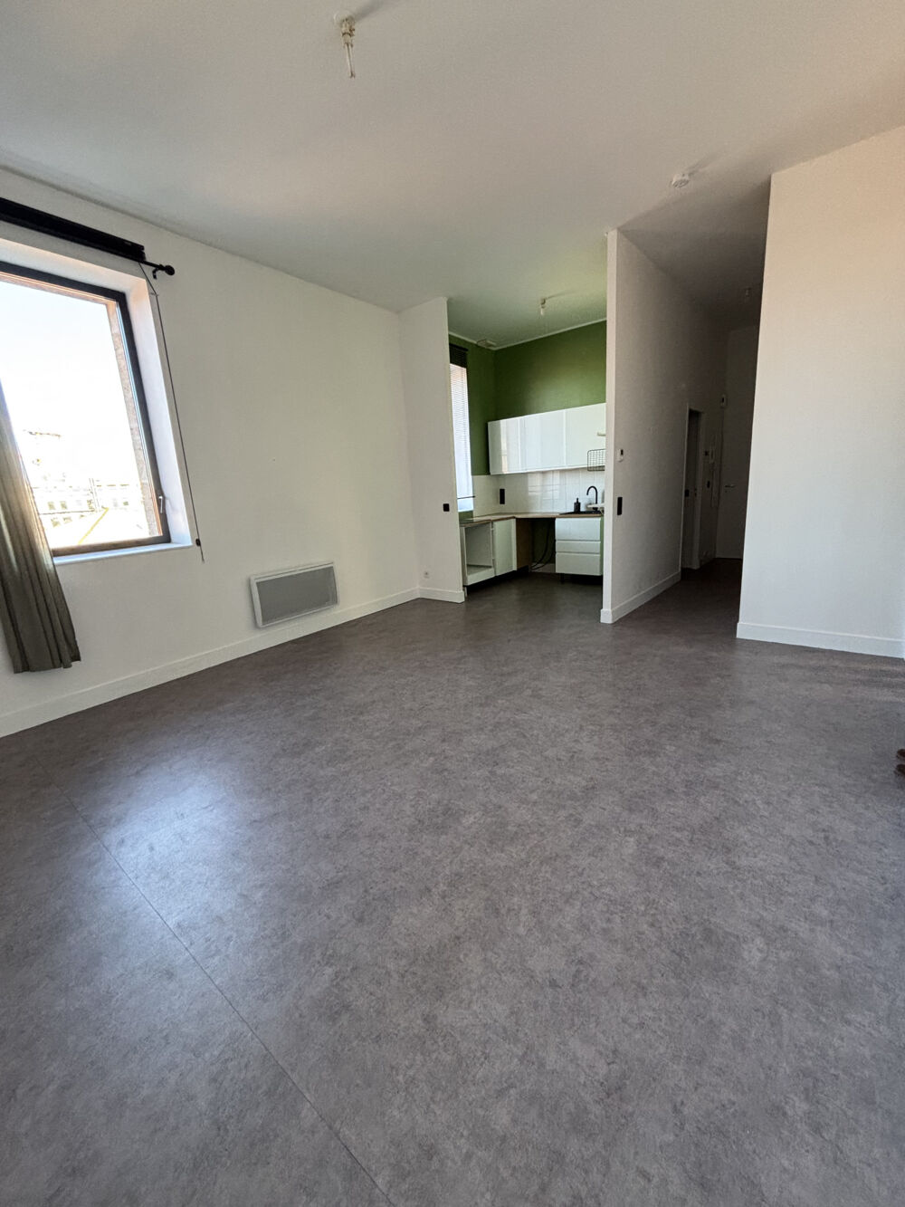 Vente Appartement T3 lumineux dans immeuble en pierre avec parking Bordeaux