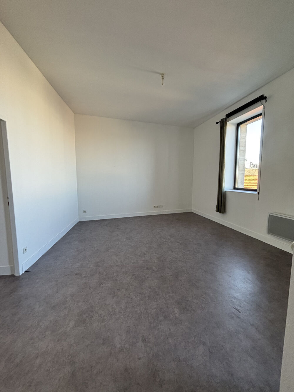 Vente Appartement T3 lumineux dans immeuble en pierre avec parking Bordeaux
