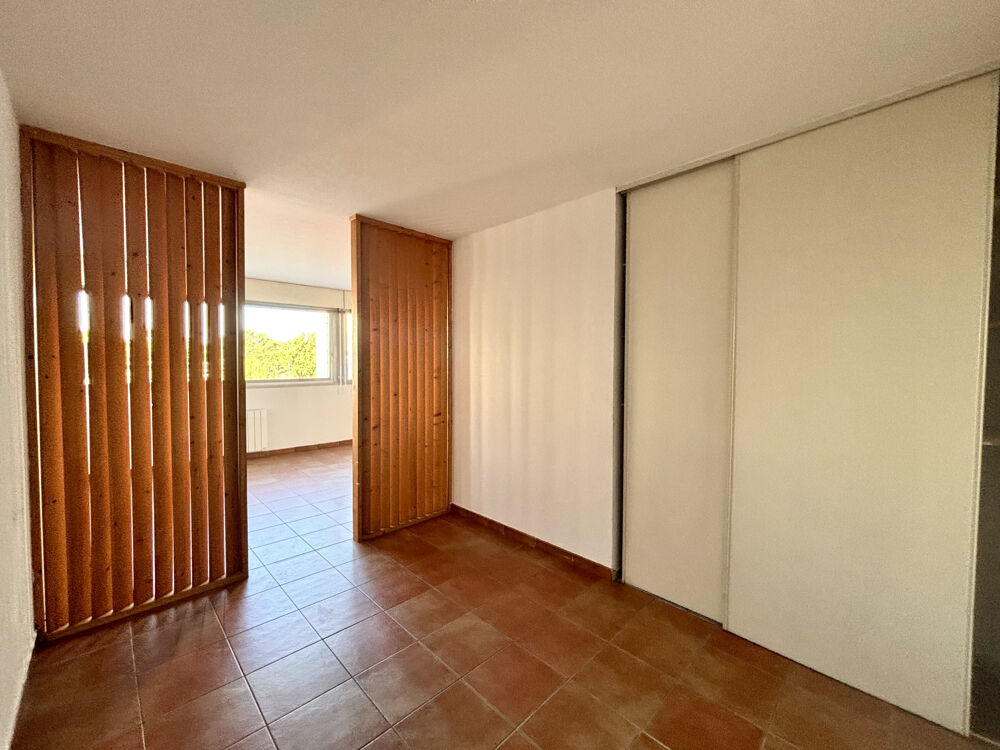 Vente Appartement Grand studio type T1 bis de 37m2 avec balcon et parking Talence