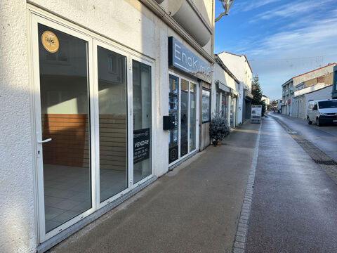 Local commercial de 34 m2 rue pi&eacute;tonne Jard-Sur-Mer 139000 85520 Jard sur mer