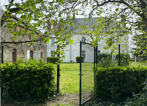 À Vendre   Magnifique Maison de Maître de 338 m2   12 Pièces   Dépendances   Parc Arboré de 1,2 ha   Saint-Mat 860000 85150 St mathurin