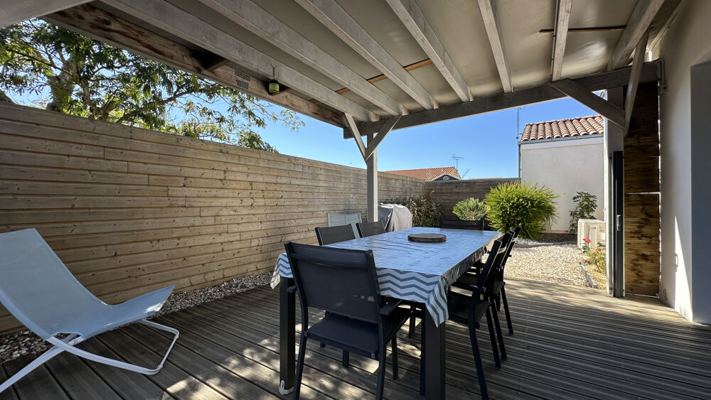 Maison de plain-pied récente 3 chambres Terrain clos avec pergola