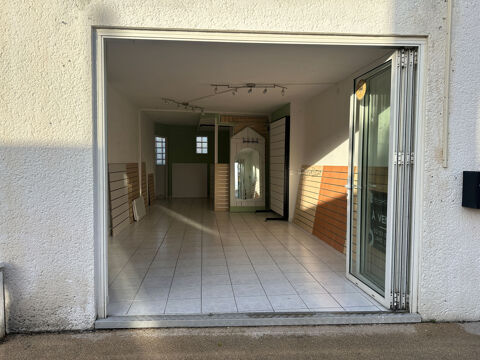   Local commercial de 34 m2 rue piétonne Jard-Sur-Mer 
