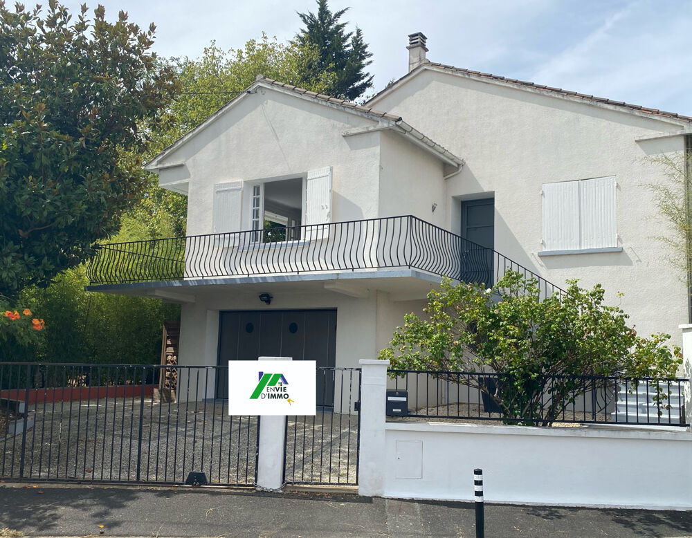 Vente Maison Maison à étage, 4 chambres, garage, jardin clos et arboré. Niort