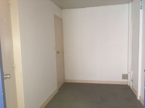   MAGNE BUREAU A LOUER  26 m2 env. / loyer de 350 € mensuel 