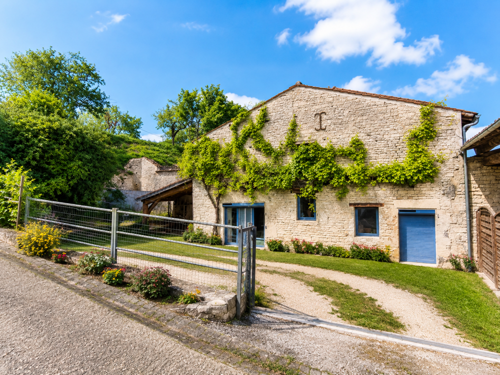 Vente Maison En exclusivité maison en pierre avec jardin Chize