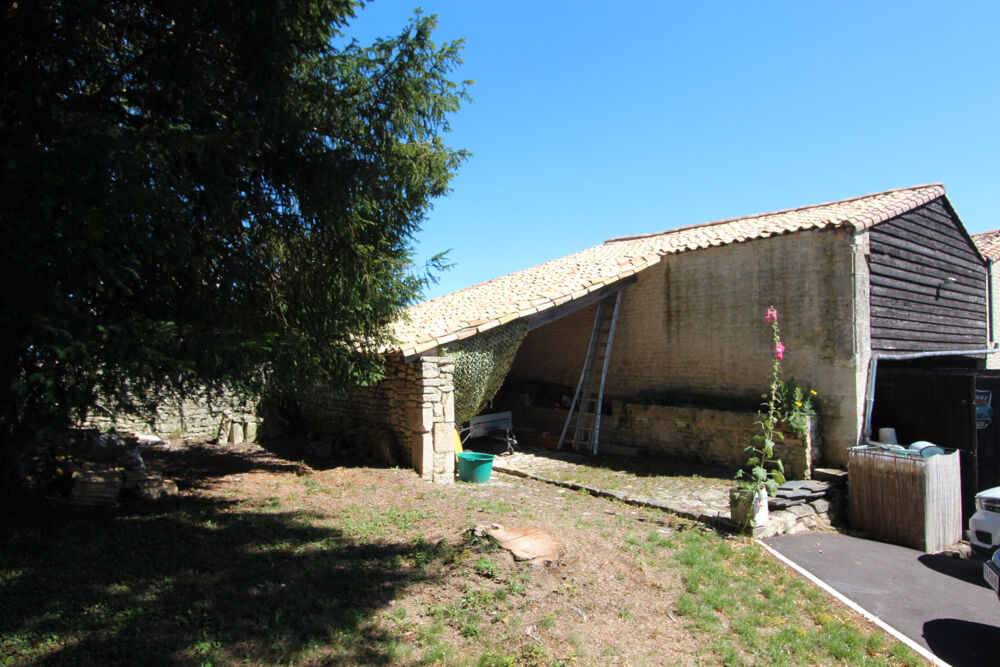 Belle maison en pierre avec piscine