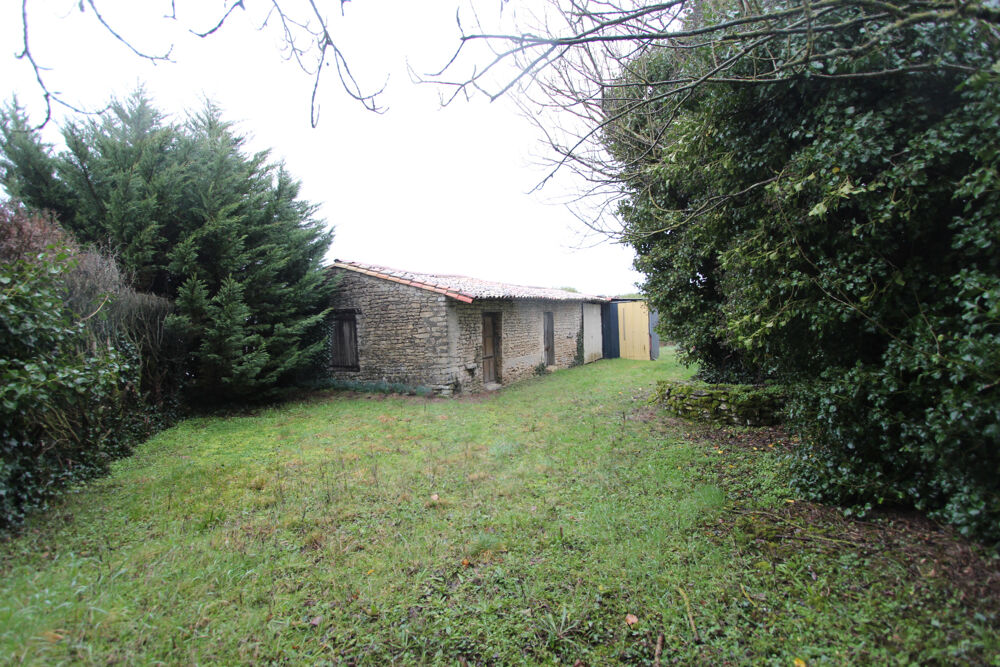 Vente Maison Ancienne étable en pierre à rénover en habitation   Fort potentiel   Rare sur le secteur Chauray