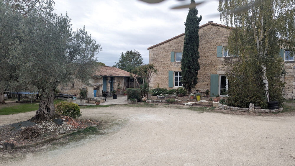 Vente Maison NIORT SAINT LIGUAIRE MAISON PIERRES AVEC PISCINE ET GRAND TERRAIN Niort