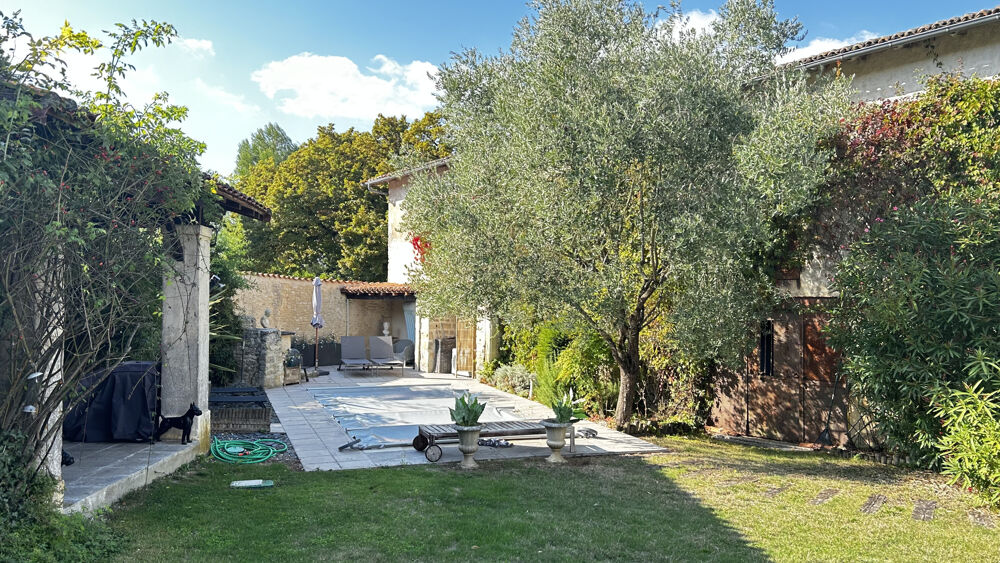 Vente Maison MAGNIFIQUE MAISON DU XVIII EME SIECLE St pierre de juillers