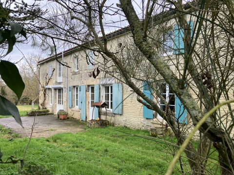   SAINTE-CHRISTINE LONGERE A RAFRAICHIR AVEC D�PENDANCE ATTENANTE ET 3 000 m2 DE TERRAIN Maison - 5 pi�ce(s) - 110 m�