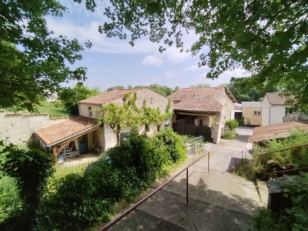 Maison 7 pièces 155 m² · à Chize · 155 m² · 185 000 €