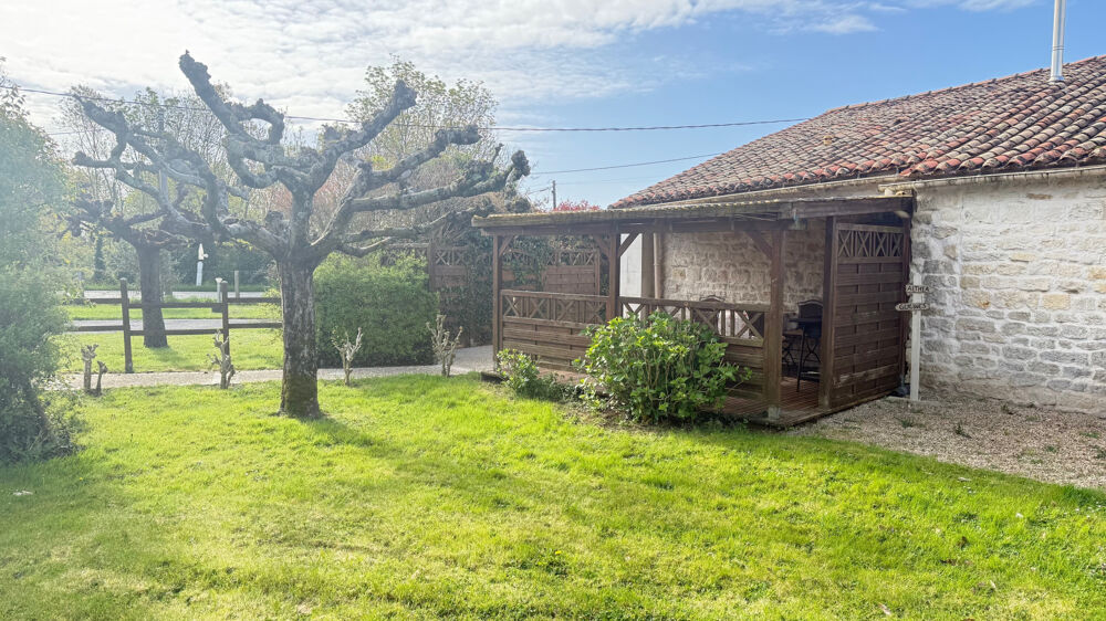 MAISON EN PIERRE ET GITES