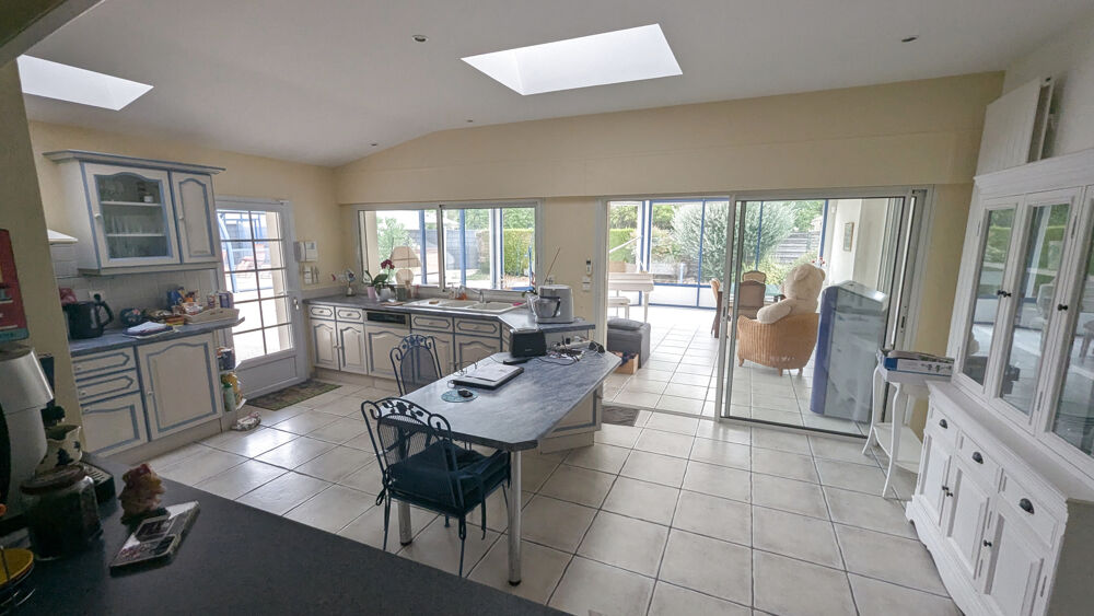 Vente Maison MAGNÉ BELLE MAISON de 203 m2 env. habitable Magne