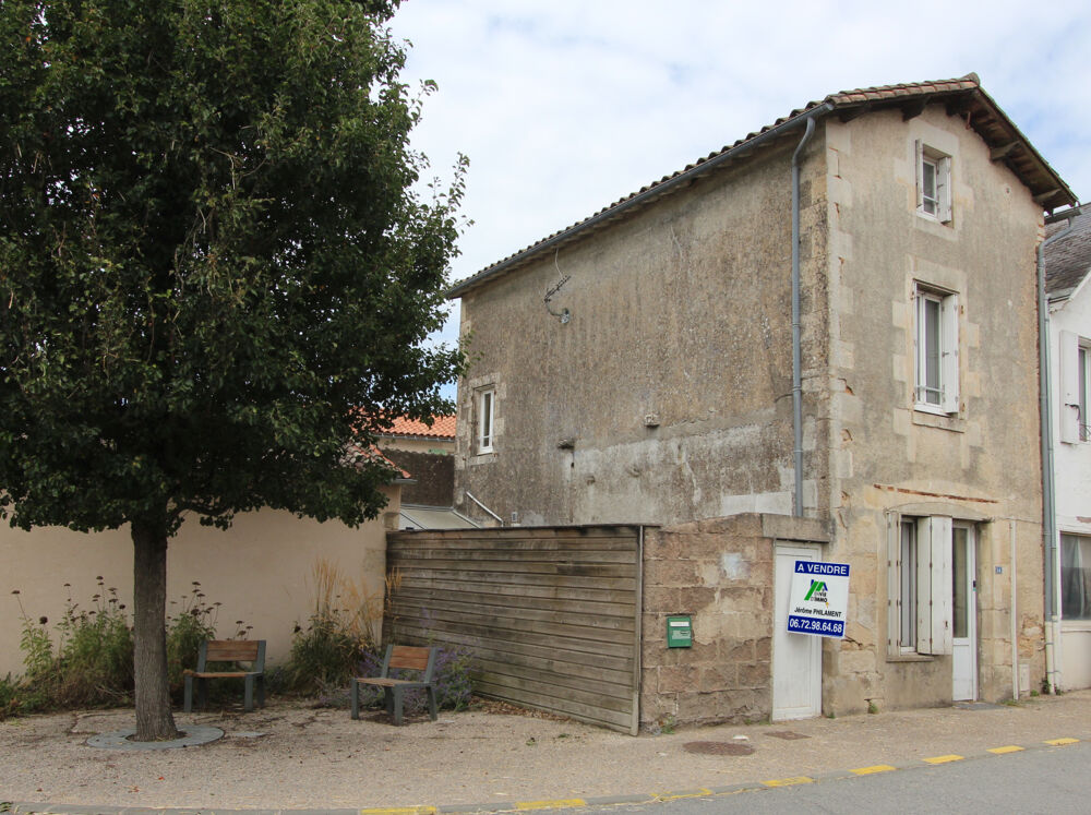 Maison 3 pièces 66 m² · à Mazieres en Gatine · 66 m² · 56 900 €